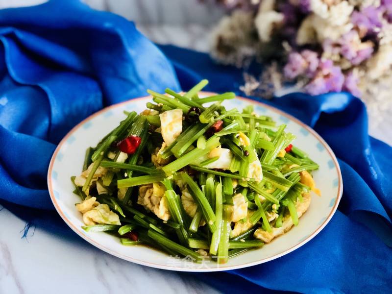 #家常菜# Celery with Egg Skin recipe