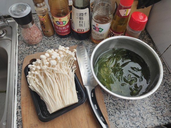 Enoki Mushroom Mixed with Kelp Shreds recipe