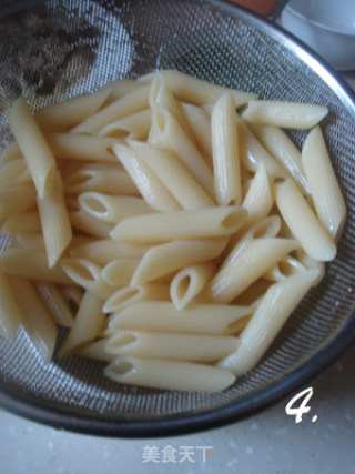 Spring is Undoubtedly Green and Green-green Sauce Smoke Tube Pasta recipe