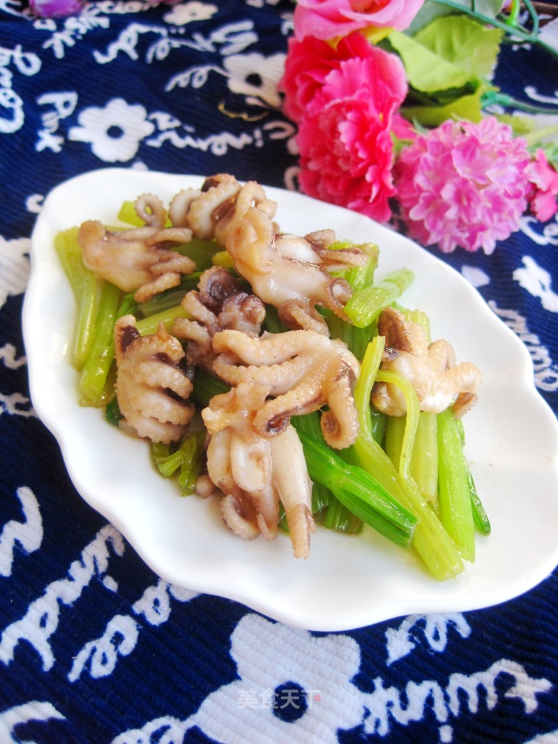 Stir-fried Cuttlefish with Parsley recipe