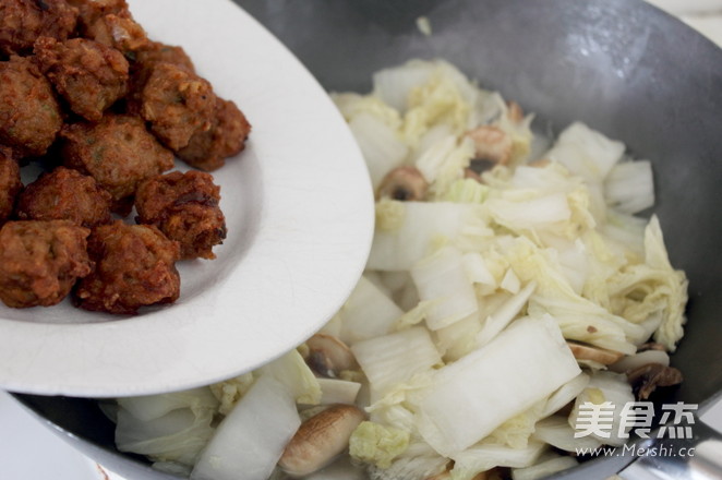 Braised Pork Balls with Cabbage recipe