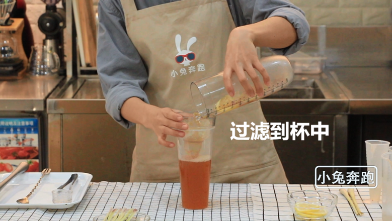 The Method of Net Celebrity Drink Lemongrass Lemon Tea-bunny Running Milk recipe