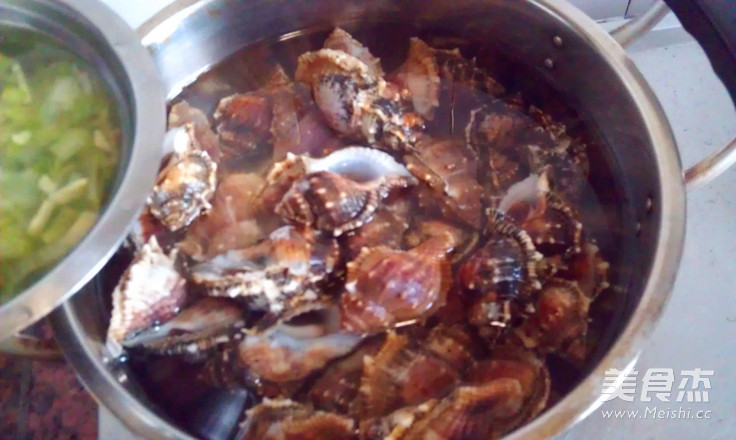 Stir-fried Conch Meat recipe