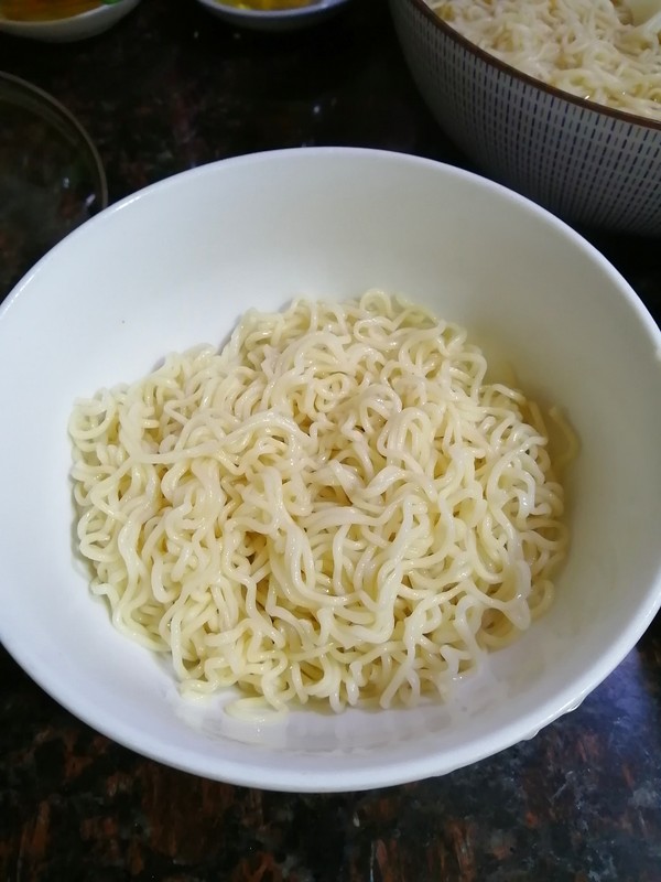 Breakfast in Three Minutes~~white Cauliflower Wanton Noodles recipe