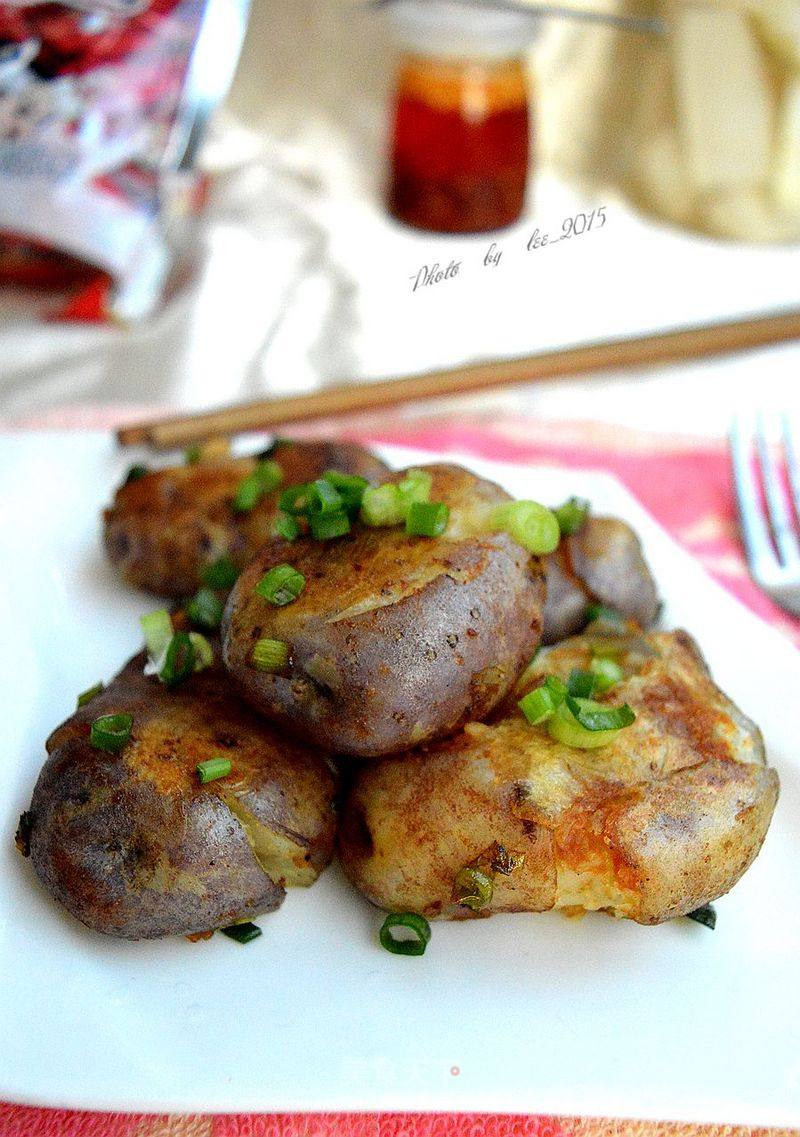 Fried Potatoes with Soy Sauce and Chopped Green Onion