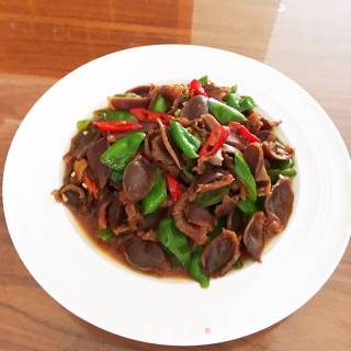 Stir-fried Green Pepper with Duck Gizzards recipe