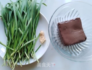 Stir-fried Duck Blood with Leek recipe