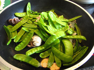 Fried Cuttlefish and Lotus Beans recipe