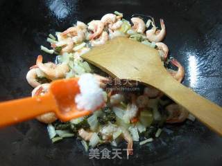 Fried Sea Prawns with Pickled Cabbage recipe