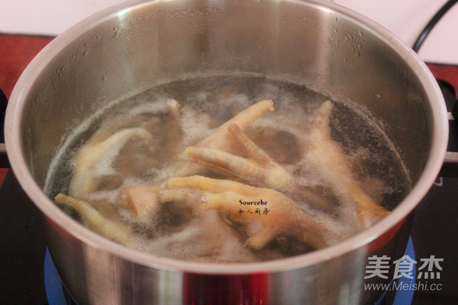 Spicy Marinated Chicken Feet recipe