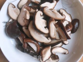 Stir-fried Mushrooms with Sliced Pork recipe