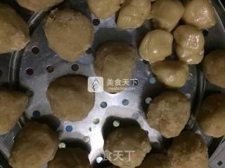 Cantonese-style Lotus Seed Paste Moon Cake recipe