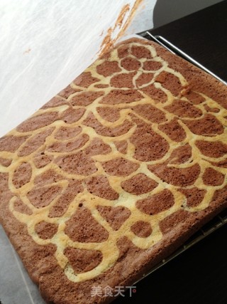 Giraffe Pattern Cocoa Cake Roll recipe