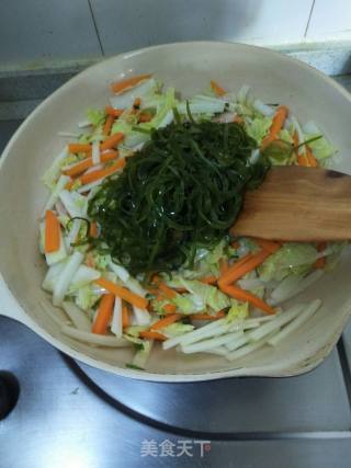 Fried Cabbage with Seaweed and Carrot recipe