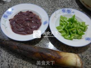 Stir-fried Pork Liver with Hot Pepper and Lei Sun recipe