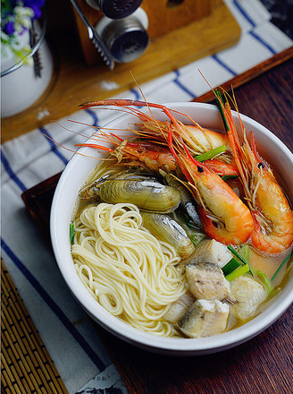 Shrimp Noodle Soup with Razor Clams