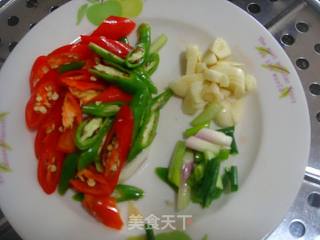 Stir-fried Bean Curd with Celery recipe