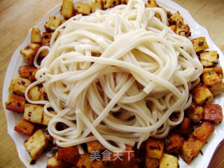 [made of Fried Bean Paste Noodles] Spicy Fried Tofu Fried Bean Paste Noodles recipe