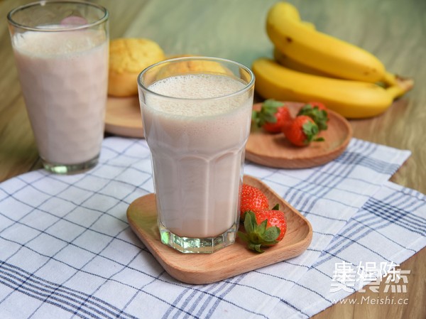 Strawberry Banana Milkshake recipe