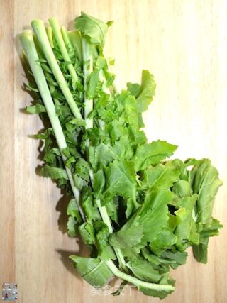 Griddle with Minced Pork and White Radish Leaves recipe