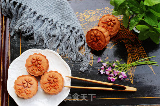 Cantonese Milky Mooncakes recipe