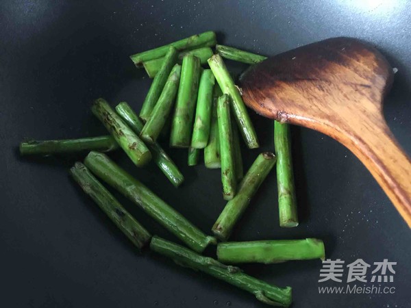 Stir-fried Fresh Shellfish with Asparagus recipe