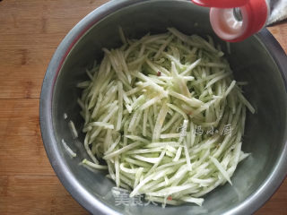 Spicy Shredded Cucumber recipe