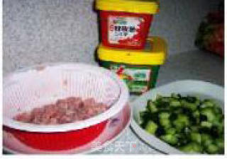 Sauce-flavored Pork Noodles recipe