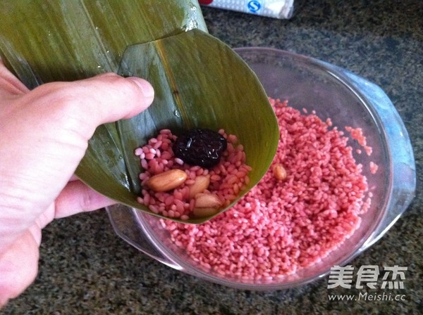 Glutinous Rice Dumplings with Amaranth Sauce recipe