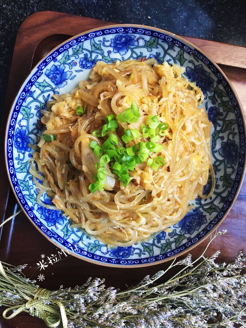 Fried Noodles with Sauerkraut recipe