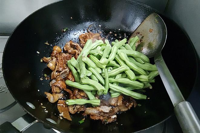 Braised Noodles with Homemade Beans recipe