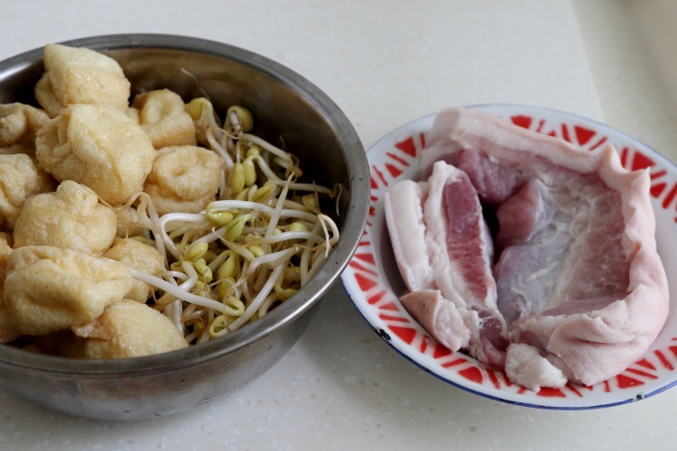 Bean Sprouts, Tofu and Fruit Roasted Pork Belly recipe