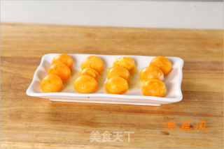 Mooncake with Lotus Seed Paste and Egg Yolk recipe