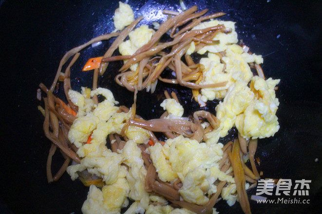 Scrambled Eggs with Daylily recipe