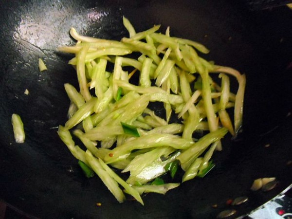 Stir-fried Shrimp with Celery recipe