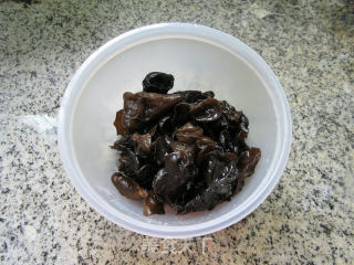 Black Fungus Mixed with Jellyfish recipe