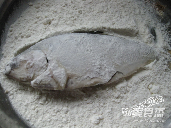 Fried Sea Crucian Carp recipe