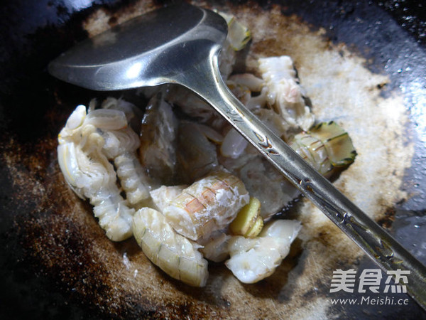 Fried Mantis Shrimp with Clams recipe