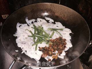 Sauerkraut Lotus Root Slices recipe