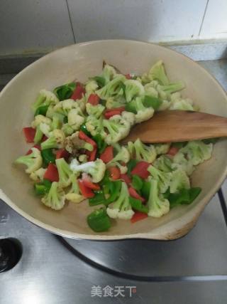 Double Pepper Stir-fried Cauliflower recipe