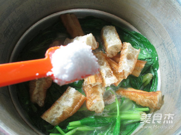 Fried Fritters and Spinach Ribs Soup recipe