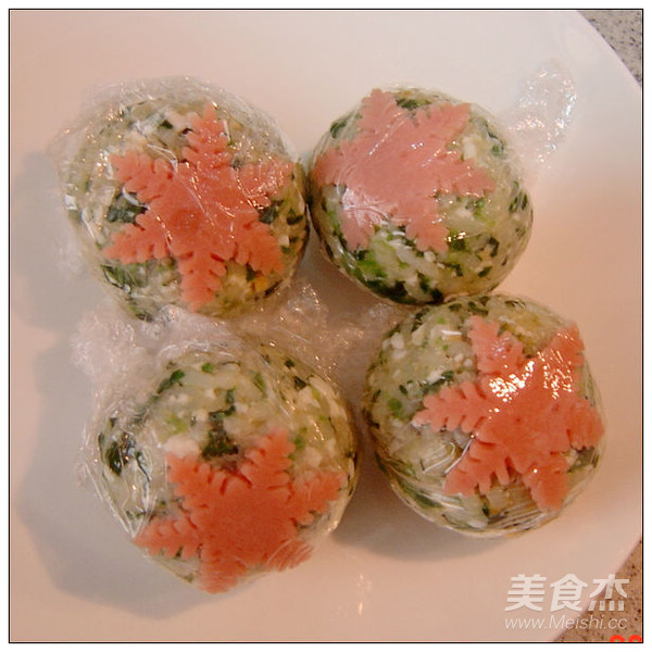 Snowflake Spinach Rice Ball recipe