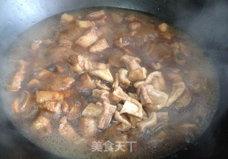 #trust之美# Stewed Pork Belly with Potatoes and Beans recipe