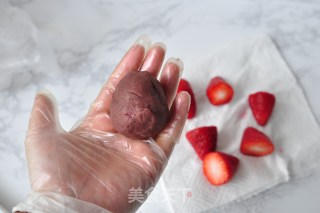 Strawberry Daifuku with Green Sauce recipe