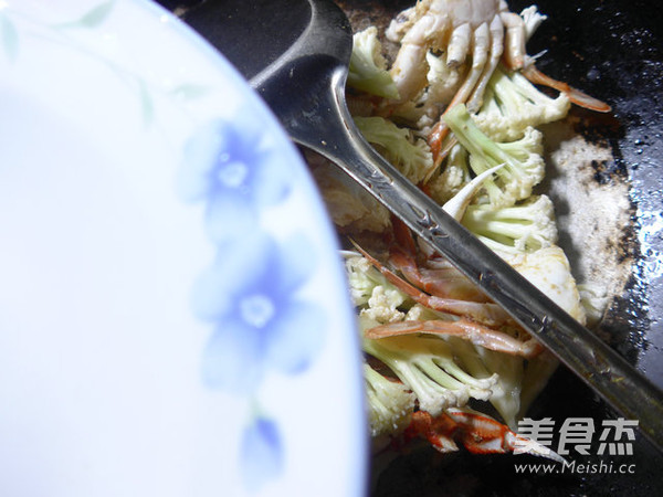 Stir Fried Crab with Cauliflower recipe