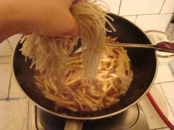 Pork and Radish Stewed Vermicelli recipe