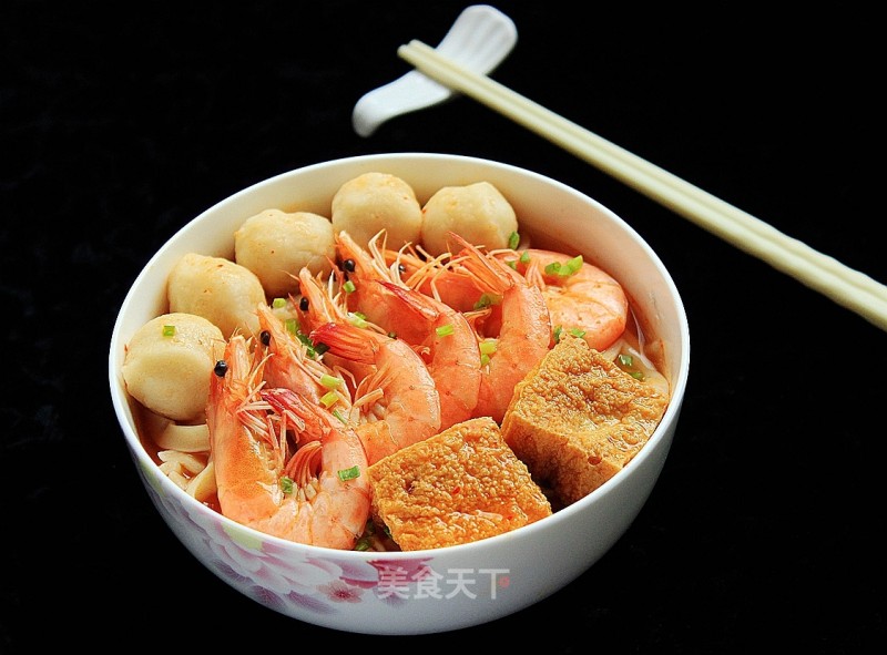 Hand-rolled Noodles with Shrimp and Fish Balls recipe