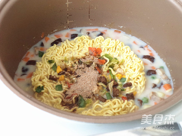 Instant Noodles with Soy Milk recipe