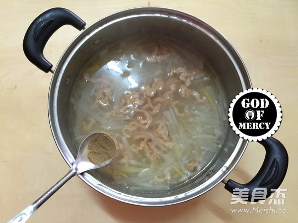 Carrot Pork Soup for Nourishing Yin and Removing Dryness recipe