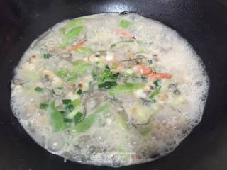 Seafood Loofah Braised Vermicelli recipe